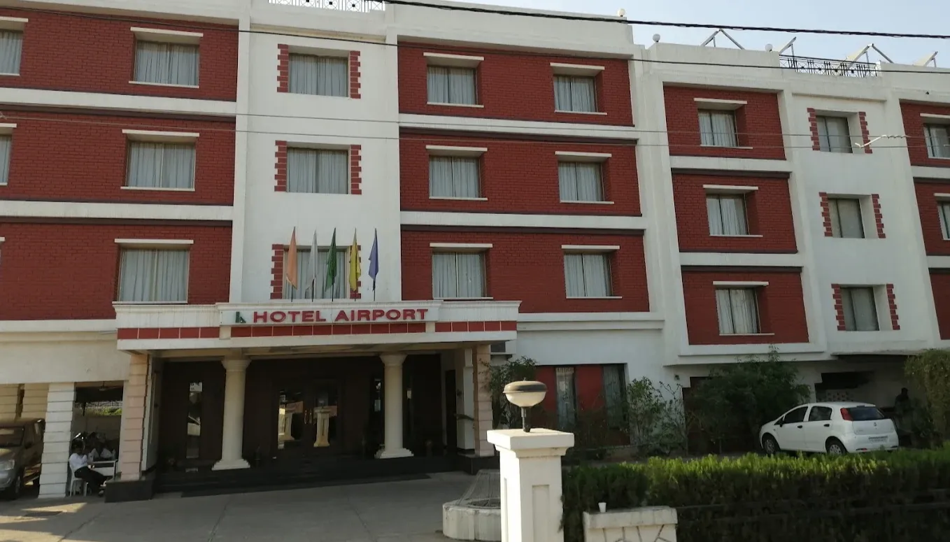 The Hotel Airport